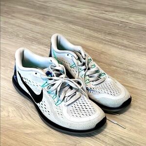 Nike Light Gray and Black Athletic Sneakers